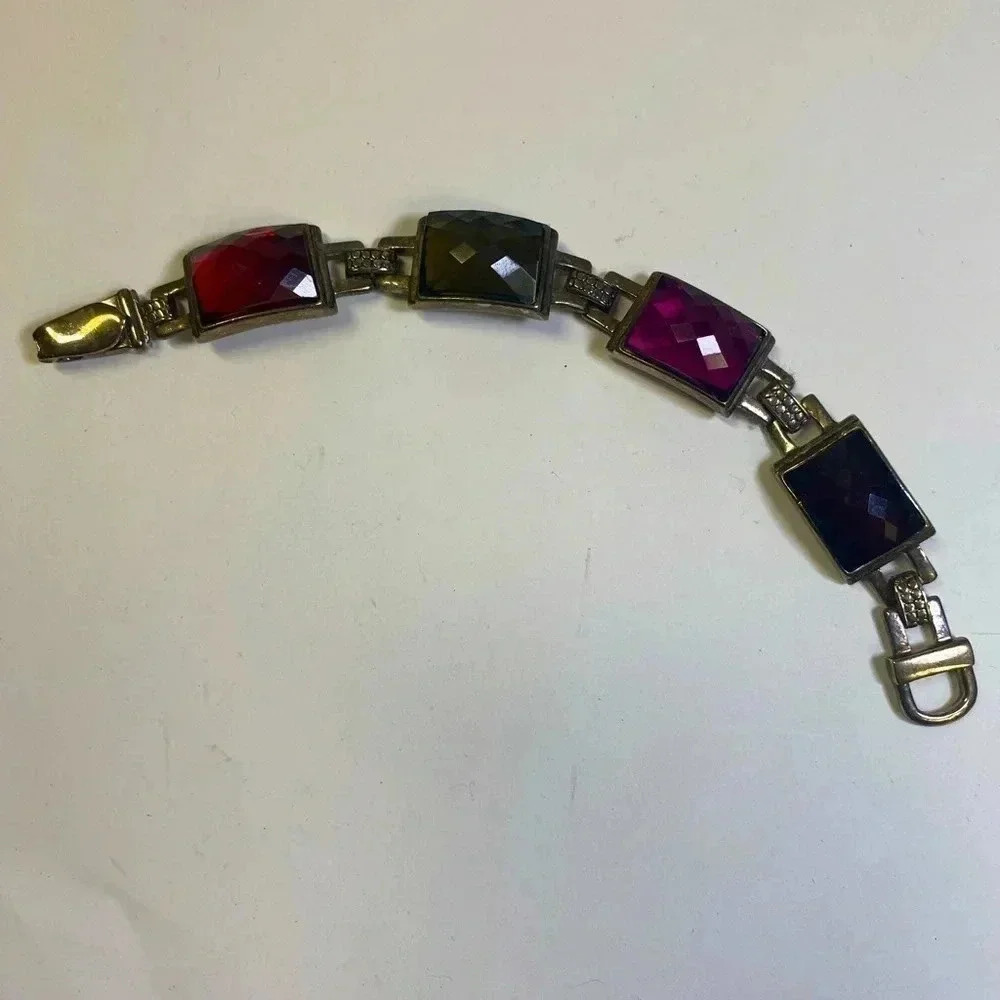 JEWEL TONED FACETED BRACELET. VINTAGE.